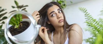 Caída del cabello en mujeres: causas y prevención
